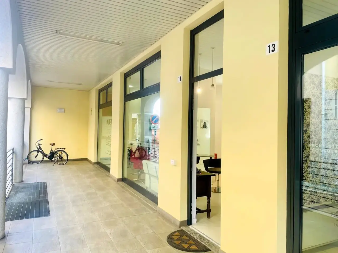 Negozio in Vicolo Legnani 2, Legnano, {3} - Foto 1