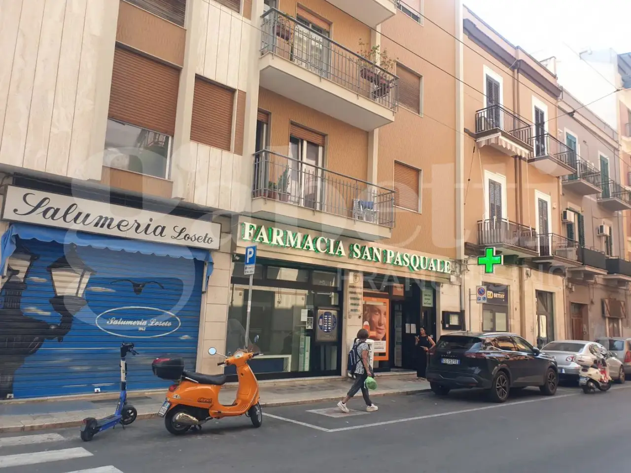 Negozio in Via dei Mille 131, Bari, {3} - Foto 1