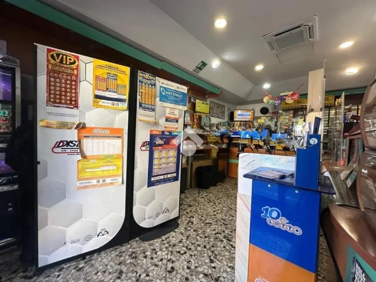 Negozio in Via Peucetia 30, Bari, {3} - Foto 1