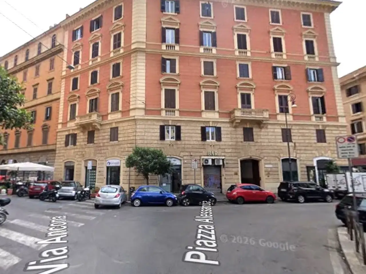 Bar in Piazza Alessandria 16, Roma, {3} - Foto 1