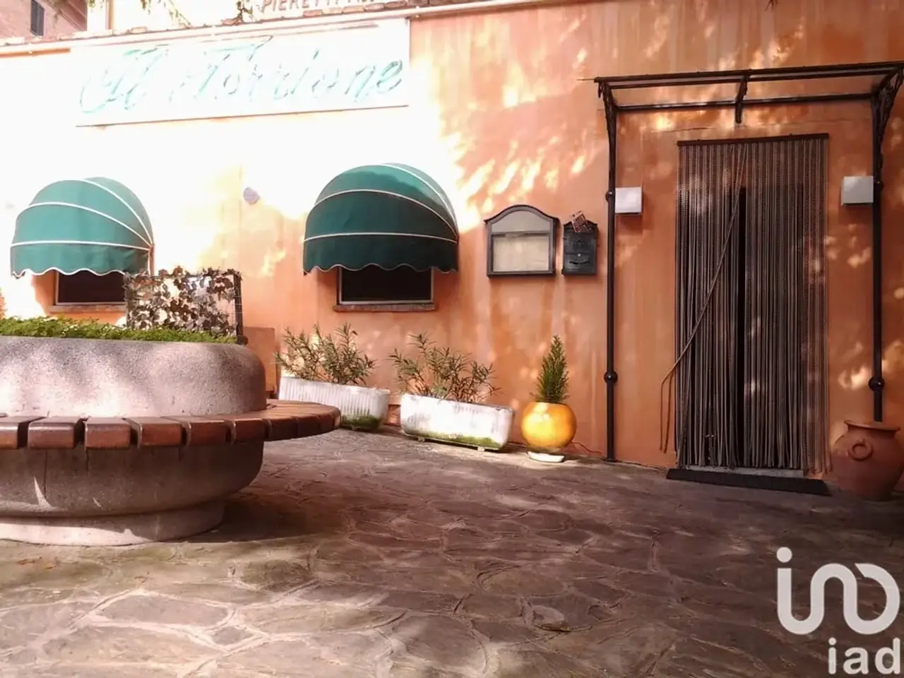 Esercizio commerciale in Via Mura Orientali 18, Santa Maria Nuova, {3} - Foto 2