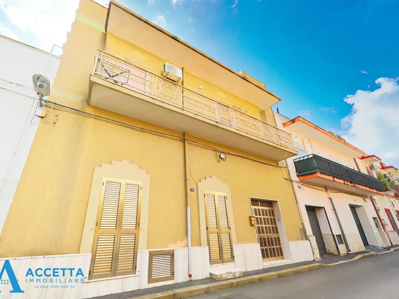 Palazzina commerciale in Via Giuseppe Garibaldi 15, Taranto, {3} - Foto 1