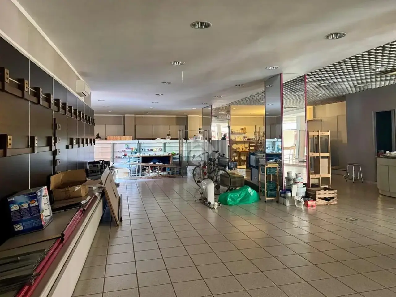 Magazzino in Via Madonnina 32, Villafranca Di Verona, {3} - Foto 2