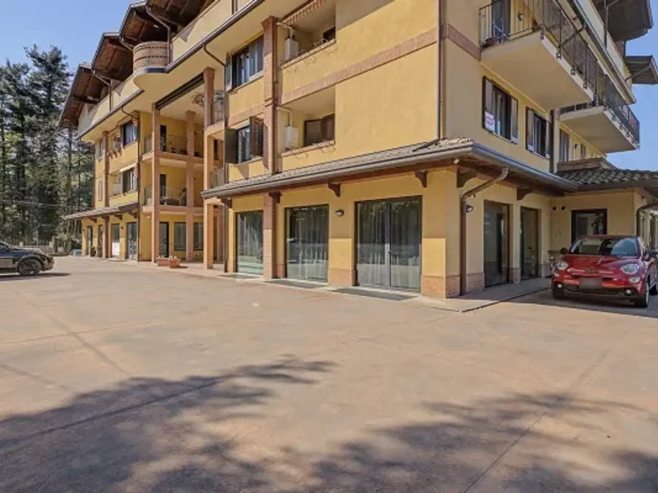 Negozio in Via Luciano Manara 2, Arsago Seprio, {3} - Foto 2