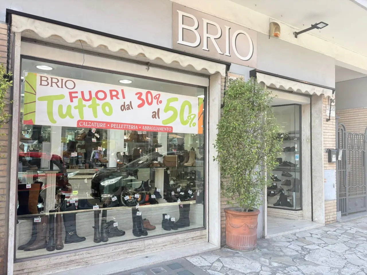 Negozio in Via Radicofani 196/B, Roma, {3} - Foto 2