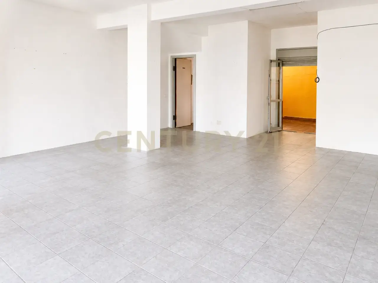Palazzina commerciale in Via San Gregorio 71g, Aci Castello, {3} - Foto 2