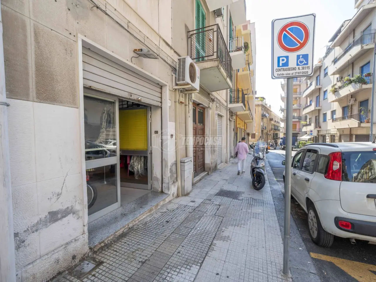 Negozio in Via Peculio Frumentario 14, Messina, {3} - Foto 1