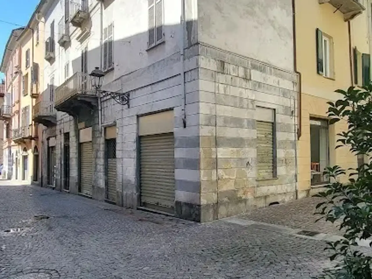 Negozio in Via Emanuele Foa, Vercelli, {3} - Foto 1