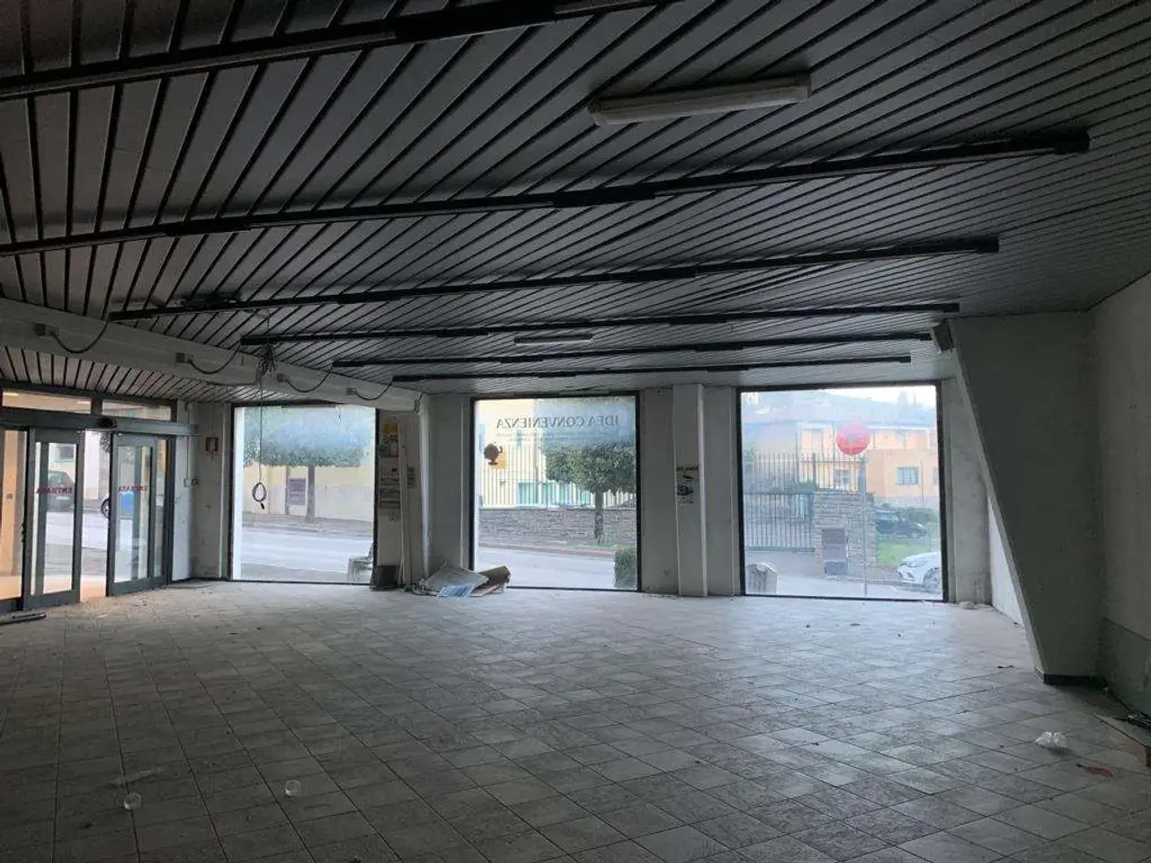 Negozio in Via Gramsci 34, Sinalunga, {3} - Foto 2