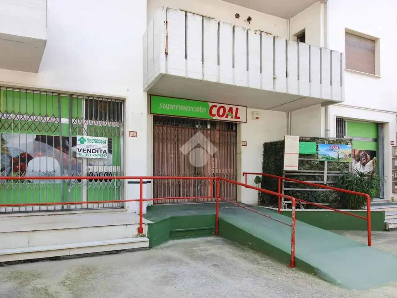 Negozio in Via Calabria 5, Alba Adriatica, {3} - Foto 1