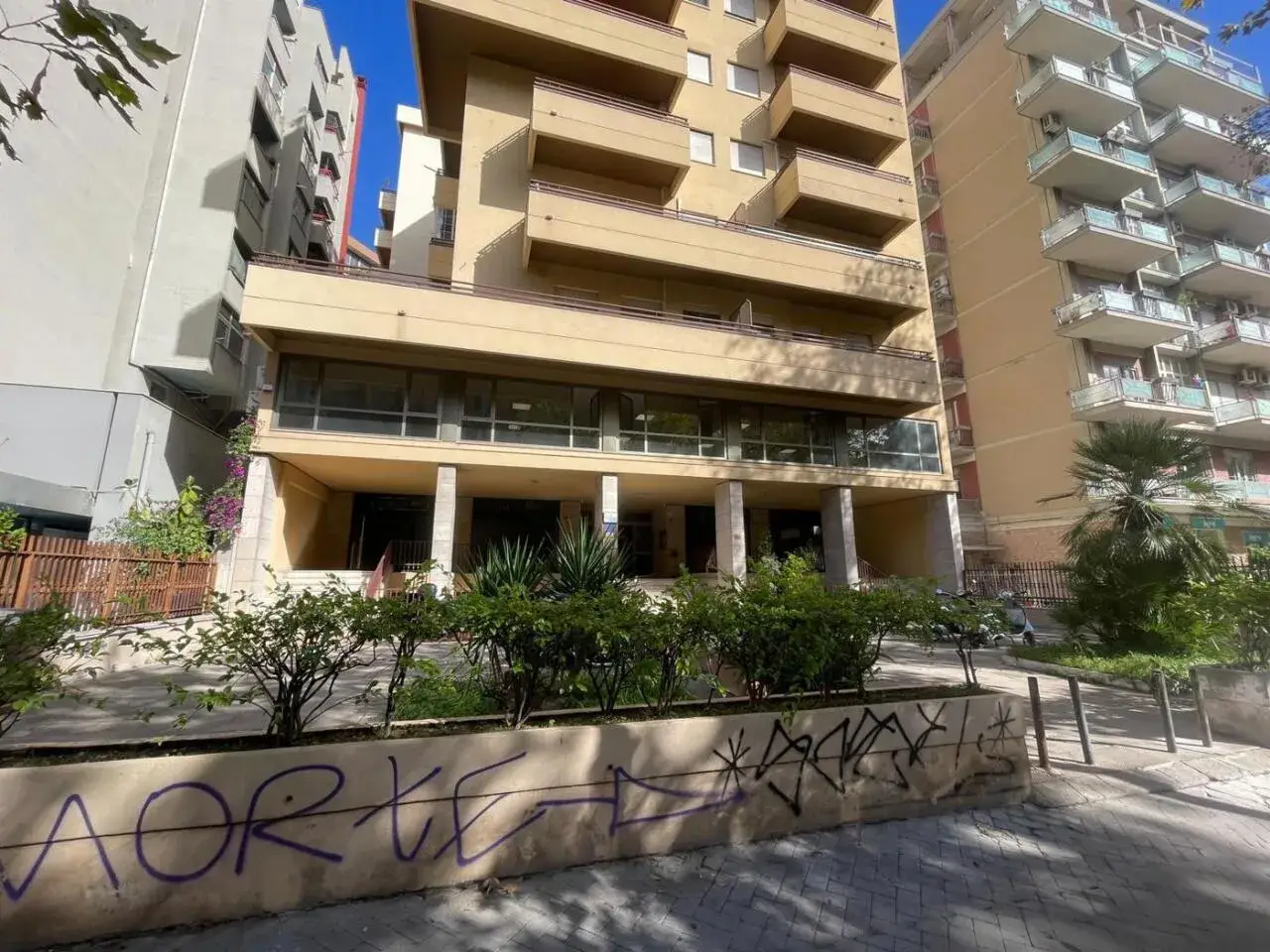 Palazzina commerciale in Via Libertà 163/165, Palermo, {3} - Foto 2