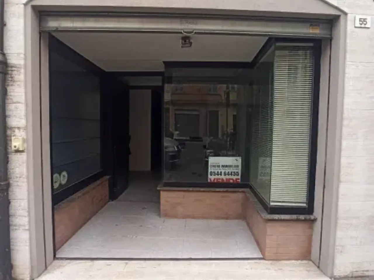 Negozio in Via Castel San Pietro 55, Ravenna, {3} - Foto 1