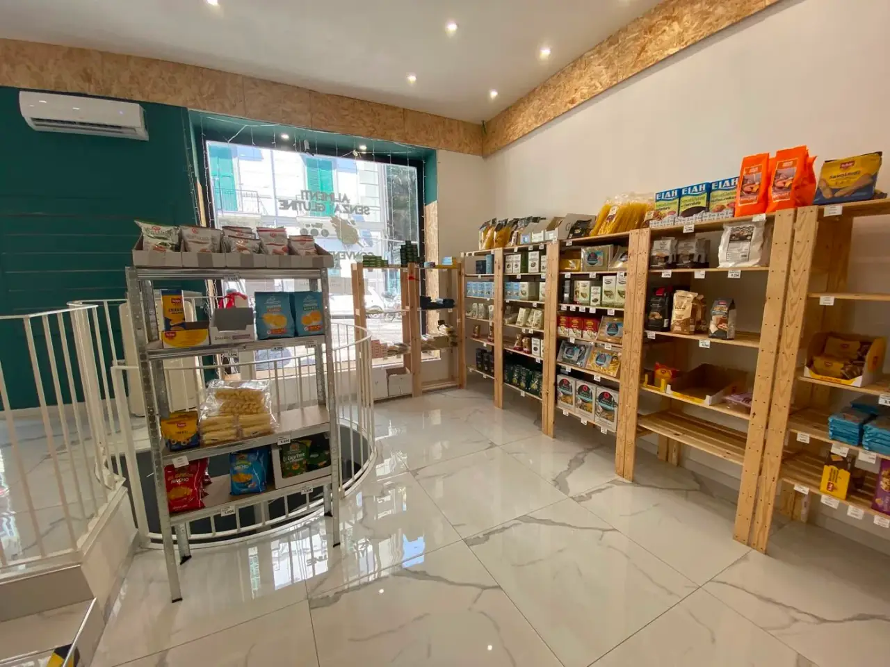 Palazzina commerciale in Via Giacinto Gigante 35, Napoli, {3} - Foto 1