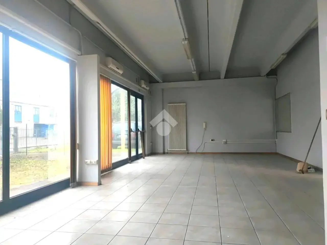 Palazzina commerciale in Via Virgilio, Forli', {3} - Foto 1