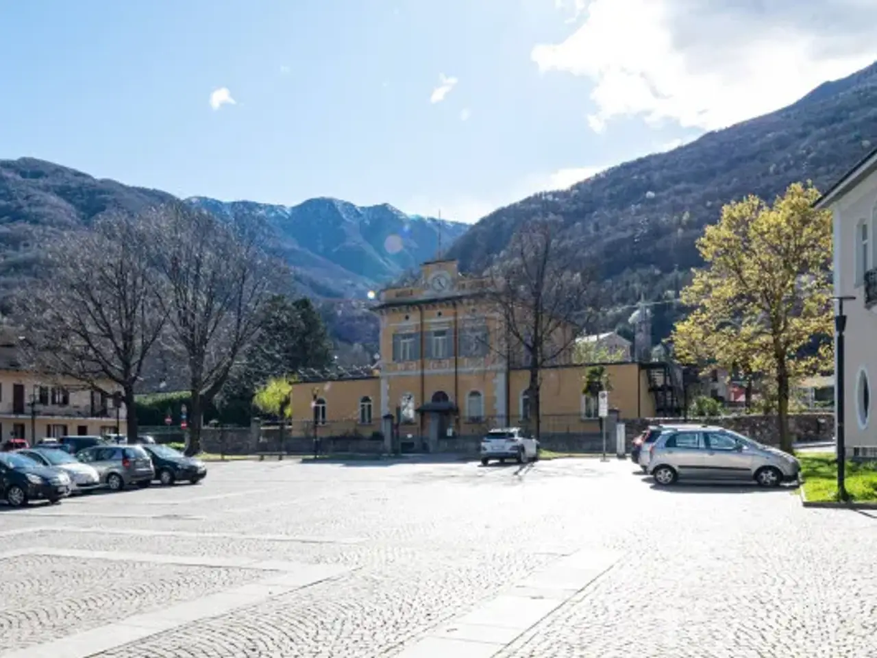 Negozio in Via Alfredo di Dio 1, Ornavasso, {3} - Foto 2