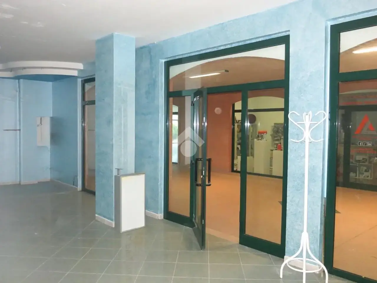 Negozio in Via Nazionale Adriatica 195, Tortoreto, {3} - Foto 2