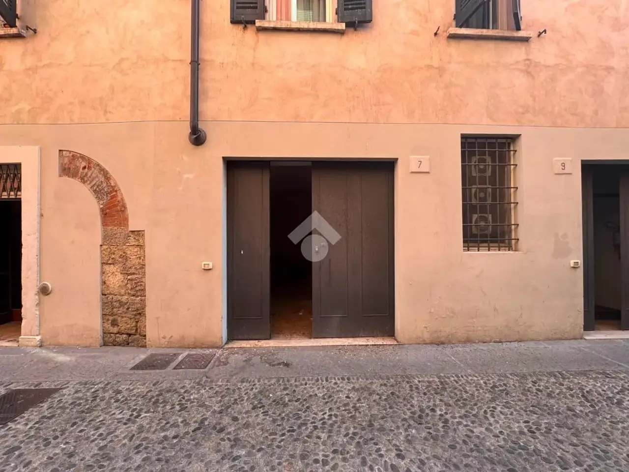 Negozio in Vicolo Urgnani 5, Brescia, {3} - Foto 1