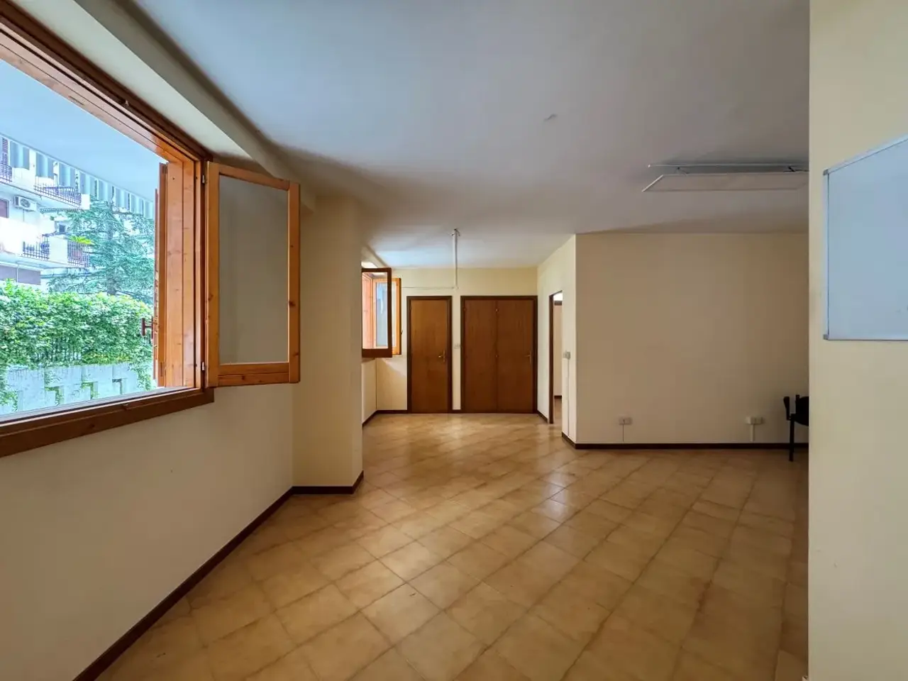 Ufficio in Via Spaventa Silvio, Ruvo Di Puglia, {3} - Foto 1