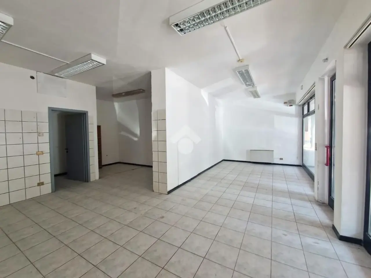 Negozio in Via Sauro Nazario 23, San Bonifacio, {3} - Foto 2