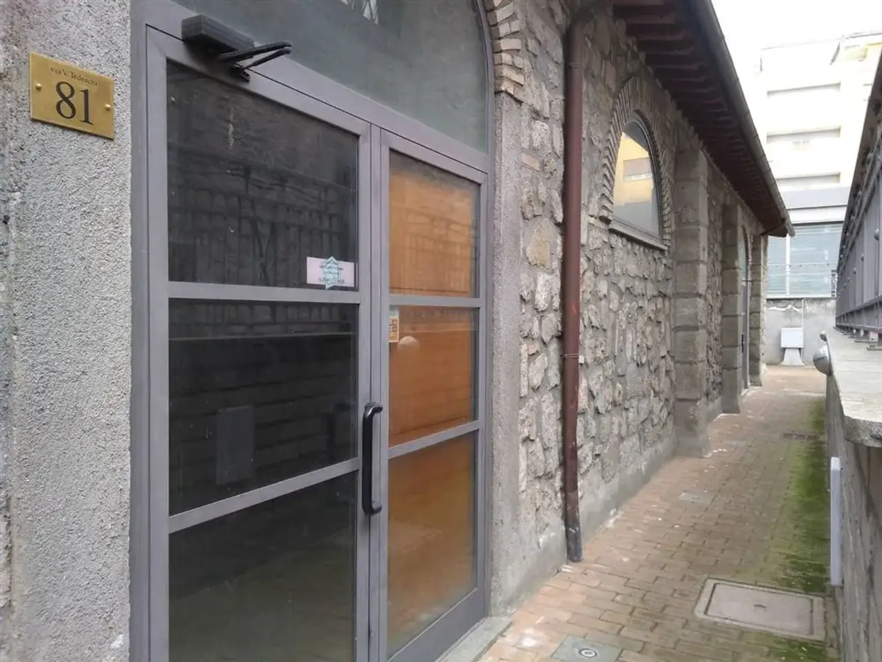 Negozio in Via Valerio Tedeschi, Viterbo, {3} - Foto 1