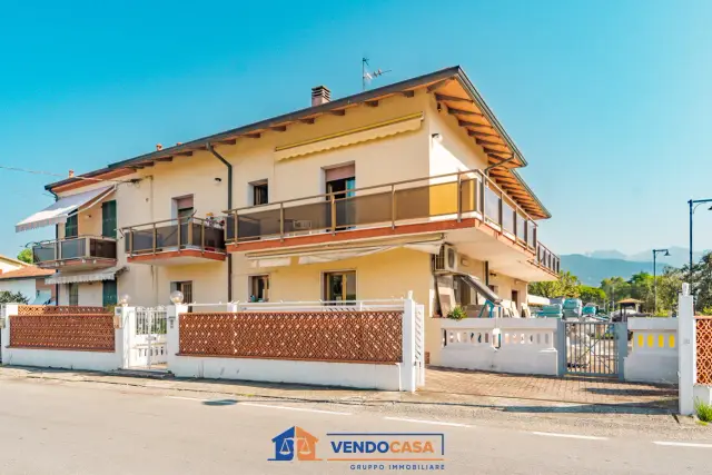 Vierzimmerwohnung in Via Pontremoli, Massa - Foto 1