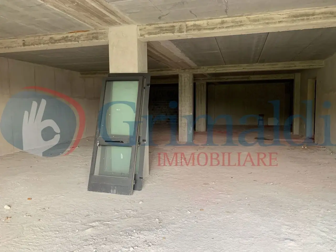 Esercizio commerciale in Via Gualdese 1, Perugia, {3} - Foto 2