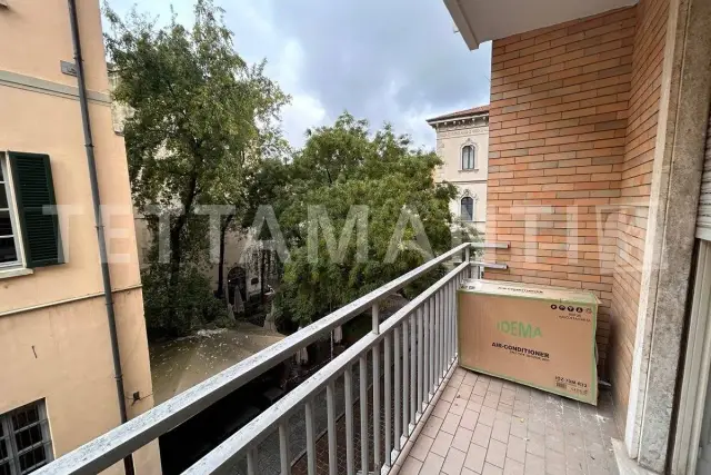 3-room flat in Via Giosuè Carducci 3, Como - Photo 1