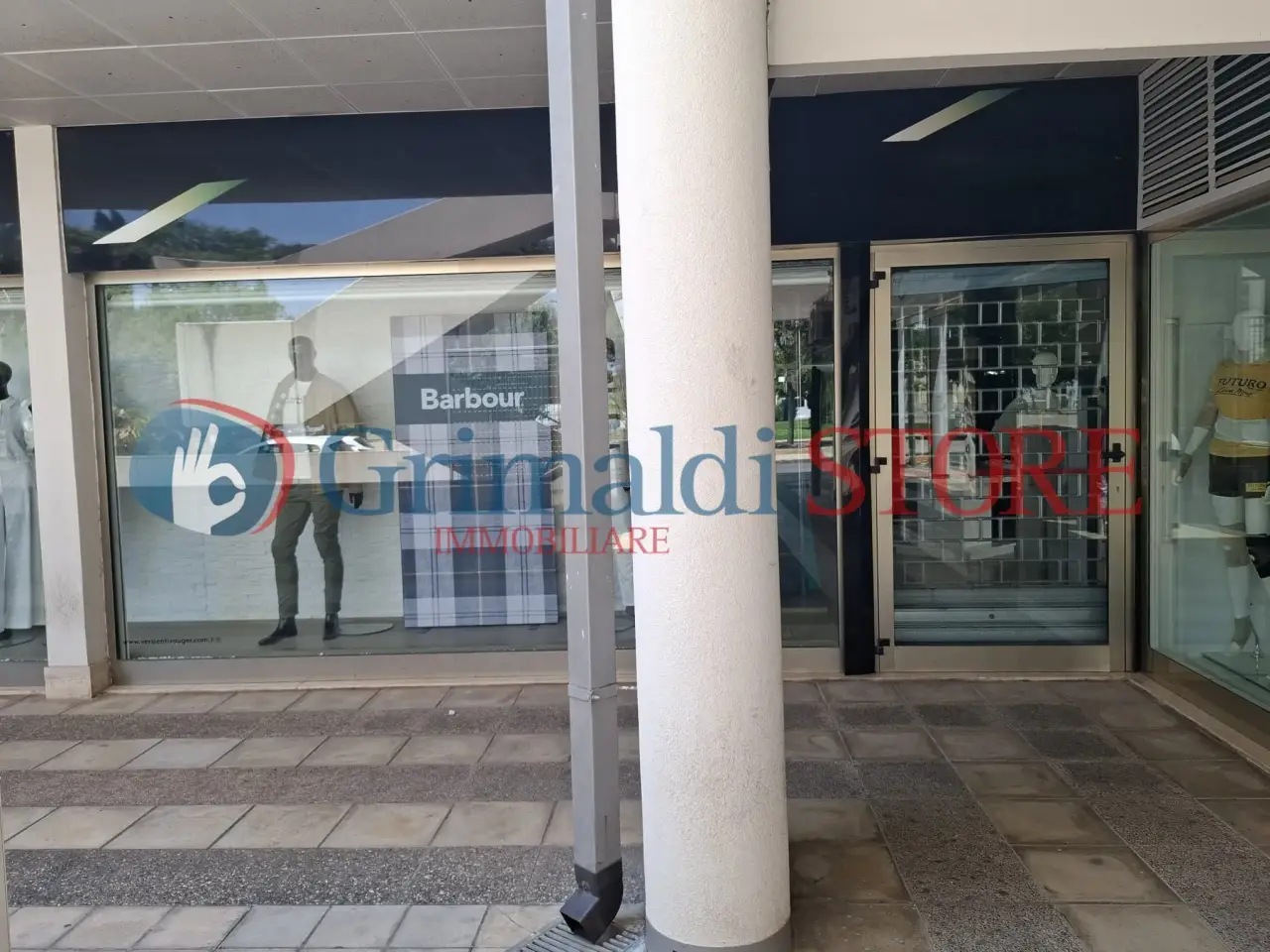 Negozio in Via Pacinotti 19, Campi Salentina, {3} - Foto 2