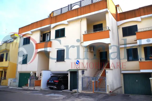 Detached house in Via Massimo d'Azeglio 19, Sannicola - Photo 1