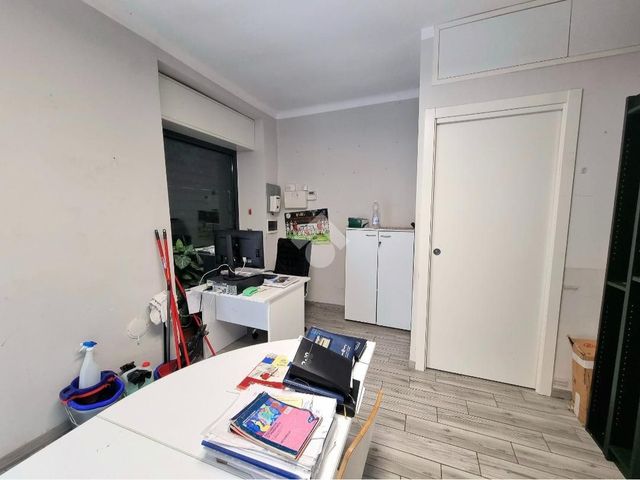 Büro in {3}, Piazza Monteverdi 1 - Foto 1