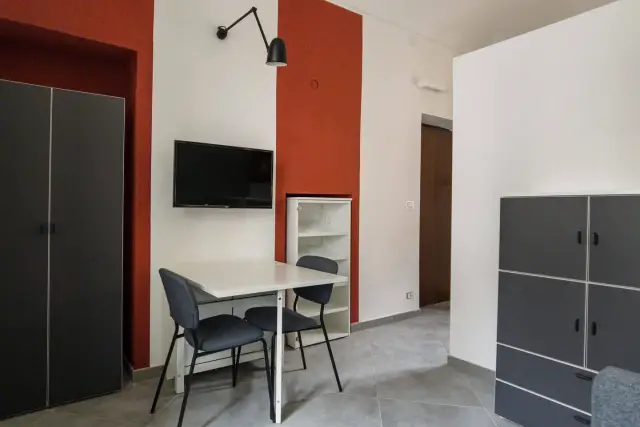 One-room flat in Via San Donato 25, Torino - Photo 1