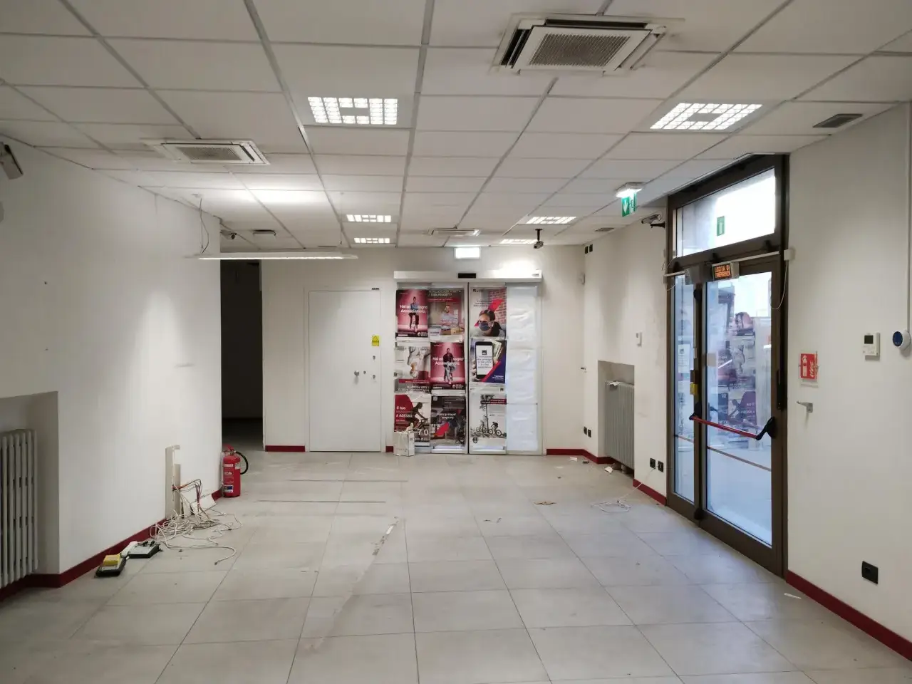 Negozio in Piazza Massimo d'Azeglio, Firenze, {3} - Foto 2