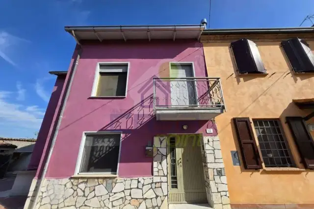 Detached house in Via San Michele 23, Luzzara - Photo 1