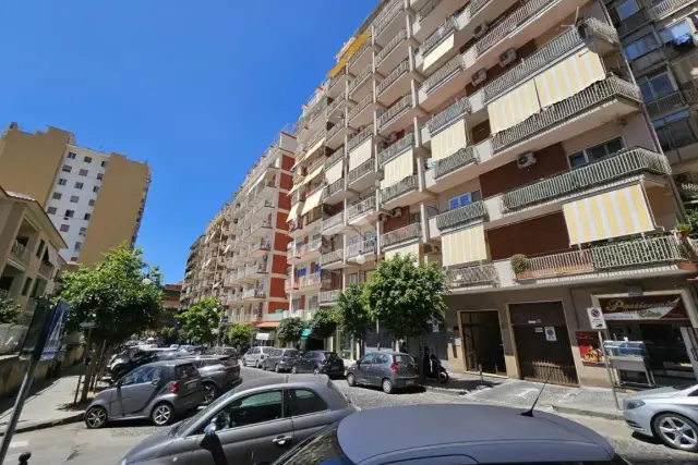 Wohnung in Via dei  Mille 51, Torre Annunziata - Foto 1