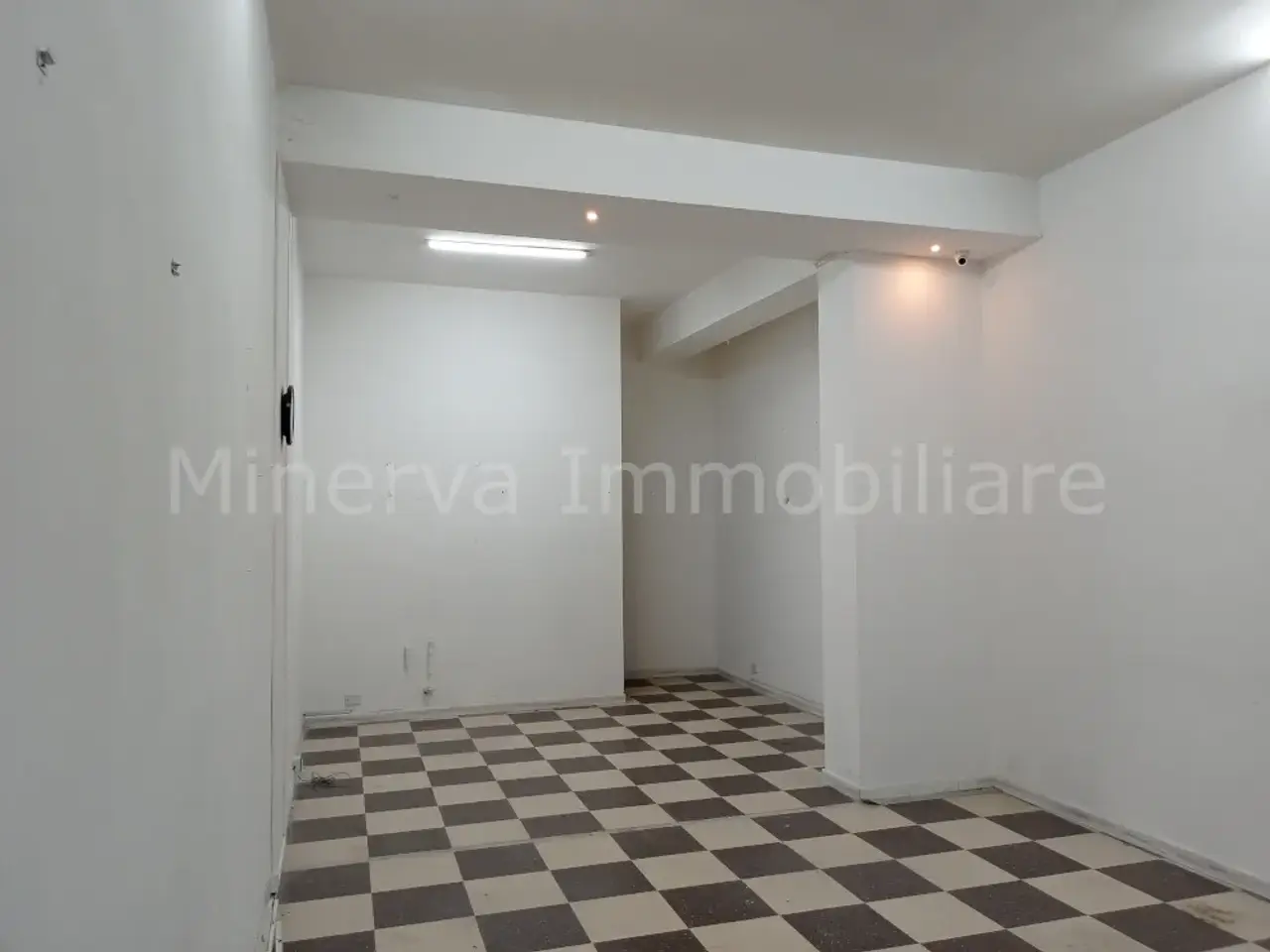 Negozio in Via XXV Aprile 31, Carlentini, {3} - Foto 2