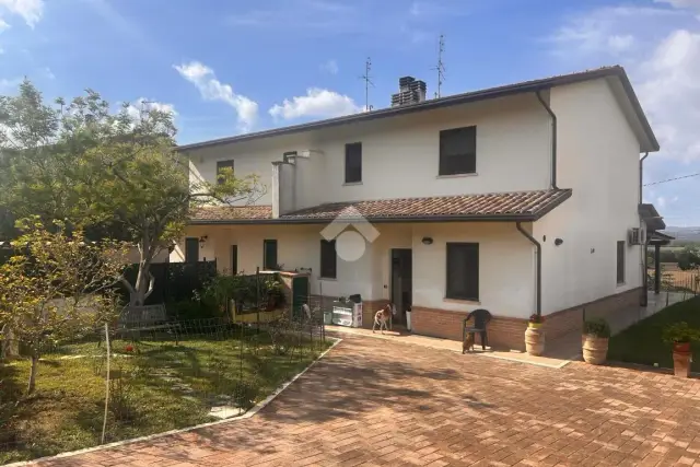 Villa in Via del Castagno 2, Deruta - Foto 1