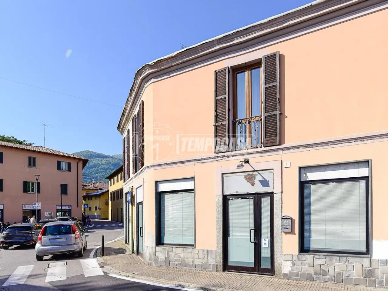 Negozio in Piazza Vittorio Veneto, Erba, {3} - Foto 1