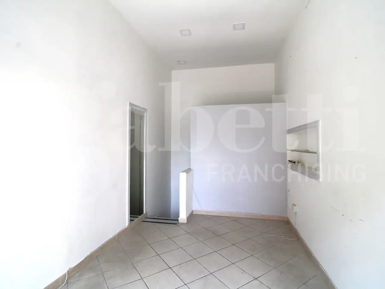 Negozio in Via Pecchia 130, Arzano, {3} - Foto 1