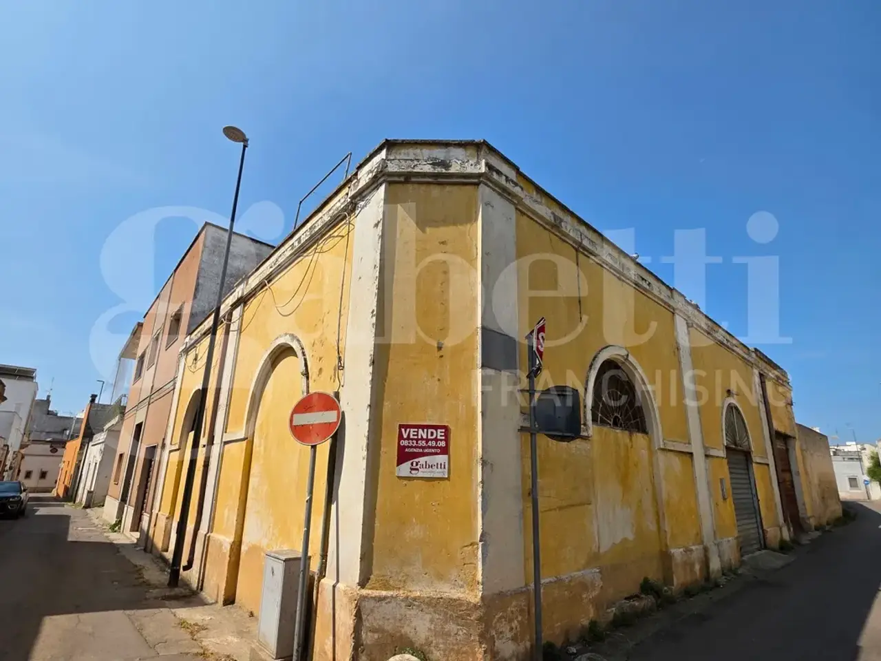 Palazzina commerciale in Via Convento 10, Racale, {3} - Foto 1