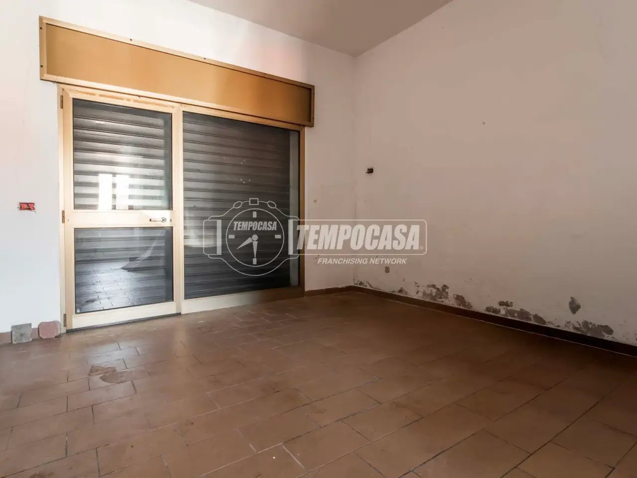 Negozio in Via Alessandro Volta 40, Gorla Minore, {3} - Foto 2