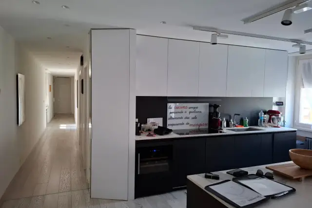 Apartament in Piazza Renato Simoni, Verona - Photo 1