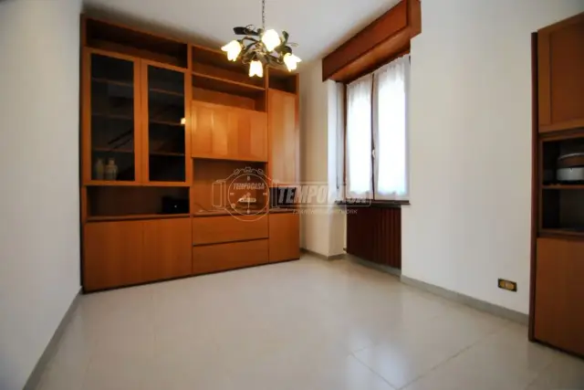 Dreizimmerwohnung in Via Santa Margherita, Caronno Pertusella - Foto 1