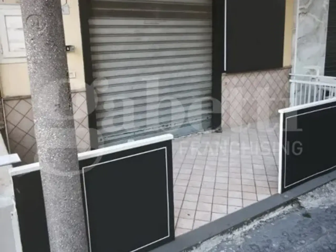 Negozio in Via Virgilio 3, Sant'Arpino, {3} - Foto 2