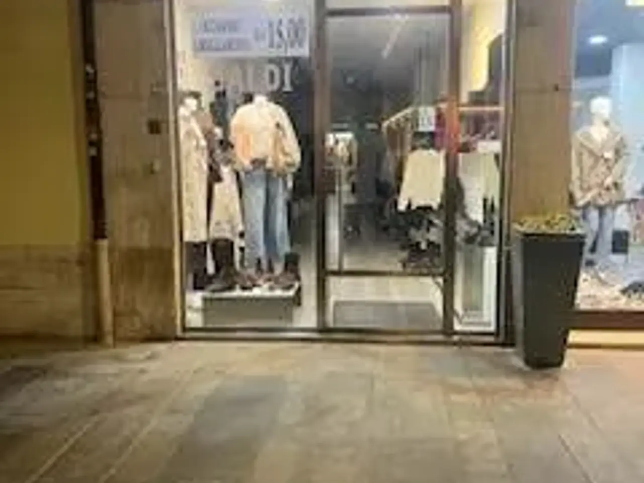 Negozio in , Civitanova Marche, {3} - Foto 1