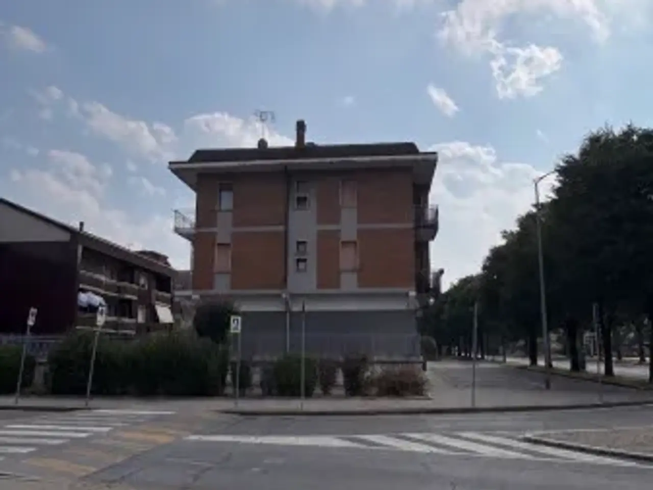 Negozio in Corso Alcide De Gasperi 21, Cuneo, {3} - Foto 2