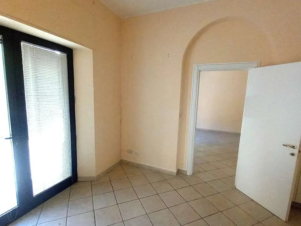 Ufficio in , Osimo, {3} - Foto 2