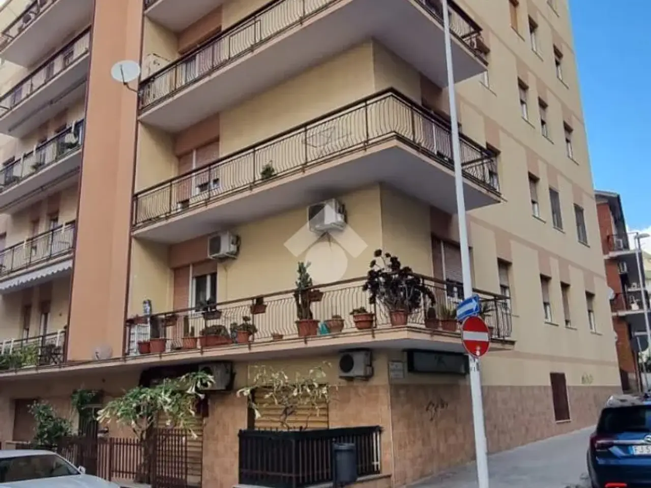 Negozio in Via Antonio Taramelli 22, Sassari, {3} - Foto 2