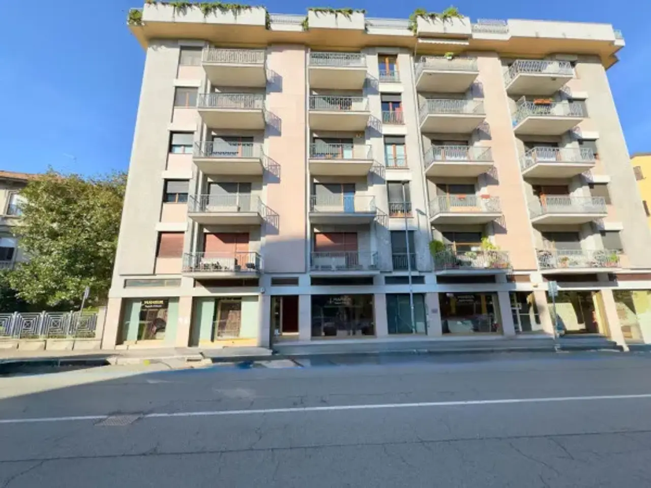 Negozio in Via Giulio Biglieri 6, Novara, {3} - Foto 1