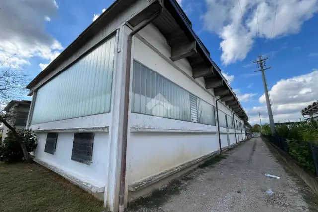 Industrial shed in {3}, Via degli Alpini 38 - Photo 1