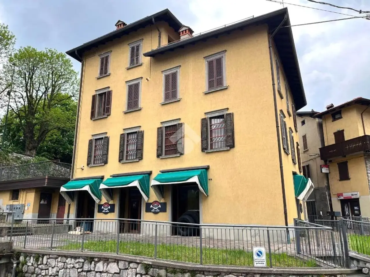 Negozio in Via Vittorio Emanuele 4, Borno, {3} - Foto 1